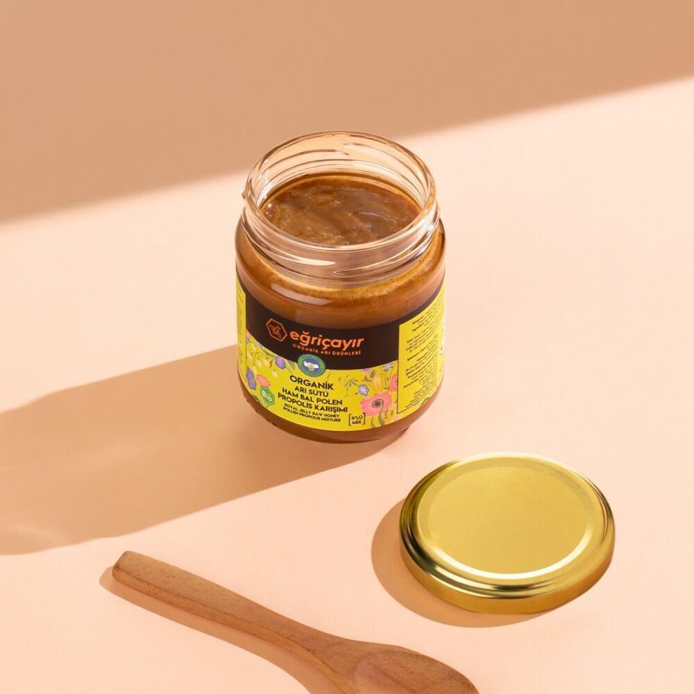 Eğriçayır Organik Sertifikalı Katkısız Arı Sütü Ham Bal Polen ve Propolis Karışımı 240 g Kavanozu